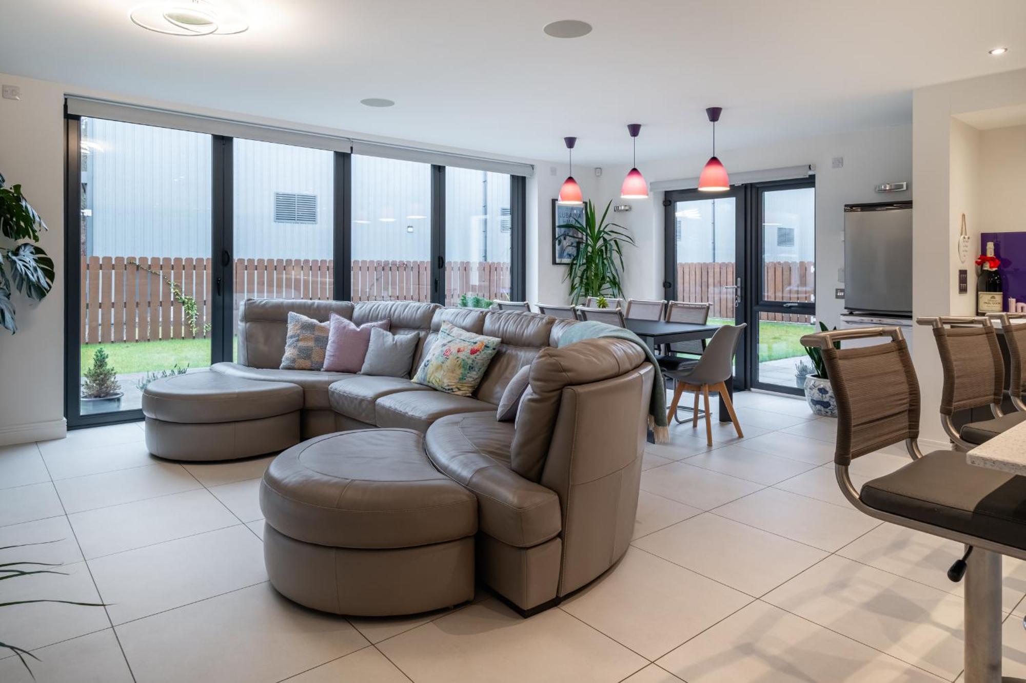 Villa Modern House With Hot Tub, Perfect Night Away! Huntly Esterno foto