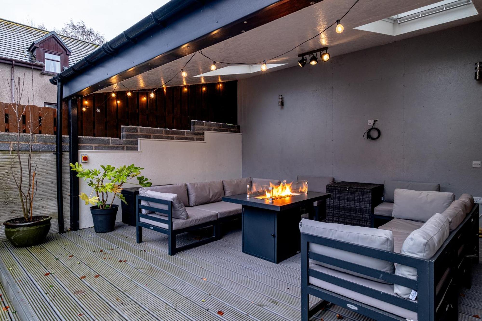 Villa Modern House With Hot Tub, Perfect Night Away! Huntly Esterno foto
